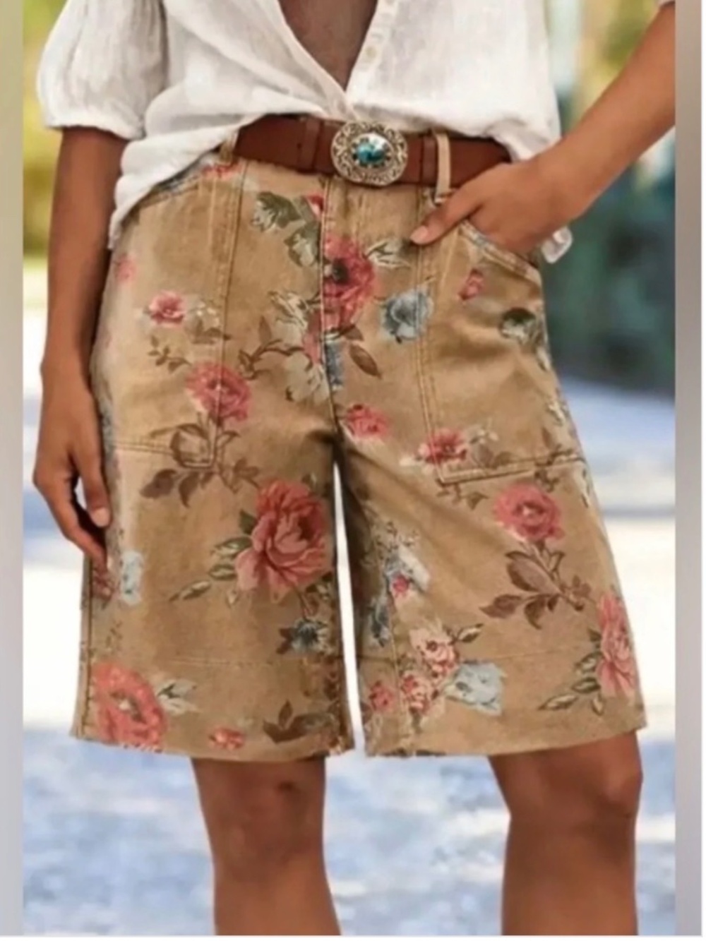 NWT Flamingals Floral Print Patch Pocket High Rise Bermuda Shorts M - Picture 1 of 6